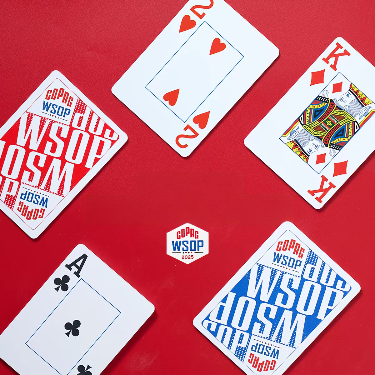 Raue Rückseite einer COPAG WSOP Pokerkarte für gute Griffigkeit